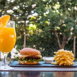 Topazio Vibe Beach Hotel & Apartments - Hotel logies en ontbijt